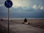 [PHOTO] Staring into the ocean thumbnail