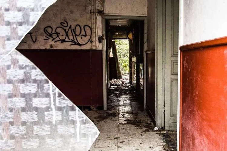 Urban-Exploration-Abandoned-Village-Doel-35.jpg