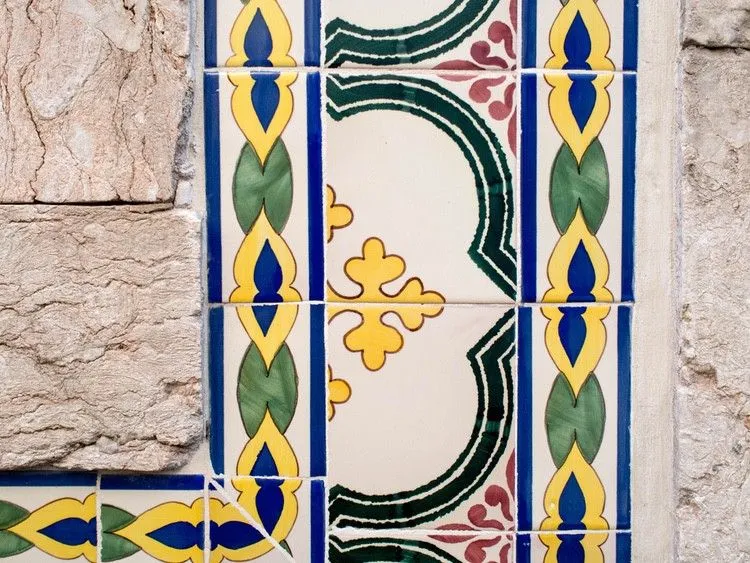 Lisbon_Tile_art-1300480.jpg