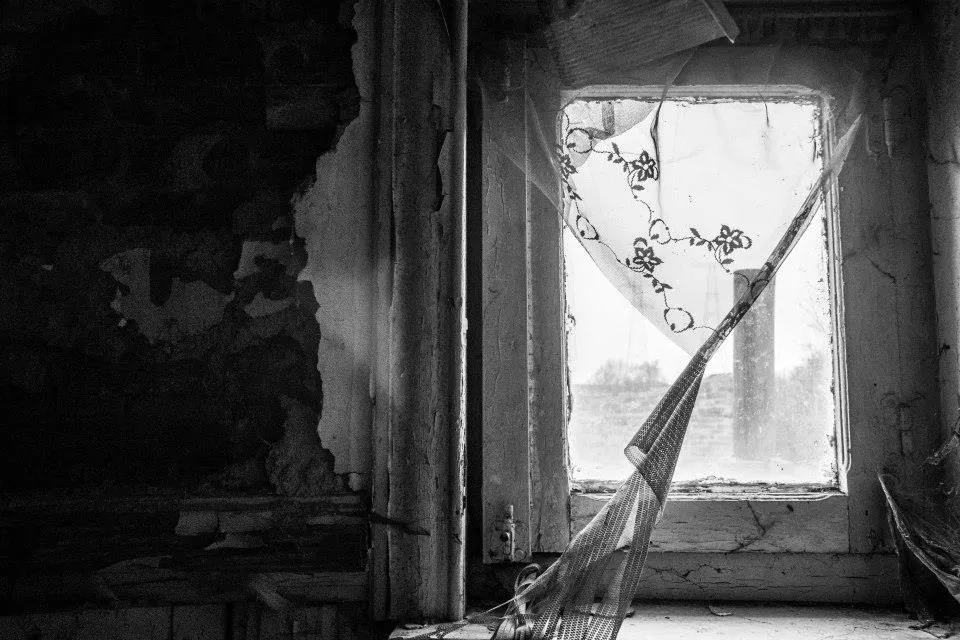 Doel_window_copyright_rosanne-dubbeld.jpg